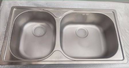 ΑΝΟΞΕΙΔΩΤΟΣ ΝΕΡΟΧΥΤΗΣ ΜΕ 2 ΓΟΥΡΝΕΣ 81.5X45  FRANKE